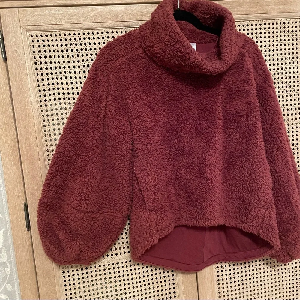 Lululemon XS/S Warm Restore Sherpa Pullover